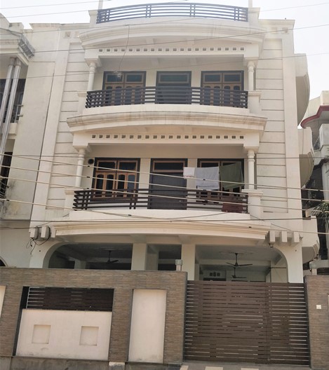 hostel near gargi college