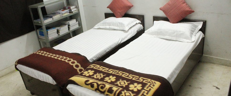 Hostel01
